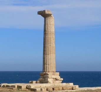 Crotone: miti e leggende all’ombra del Cirò