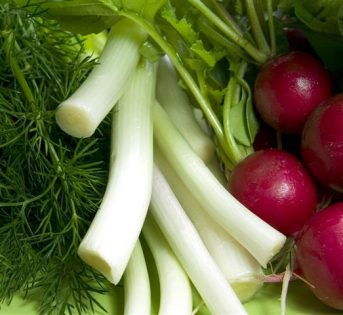 Spesa di maggio, un trionfo di colori