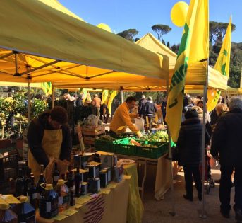 Mercati degli agricoltori, li scelgono 4 italiani su 10