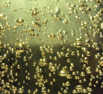 Le bollicine italiane sfidano lo champagne