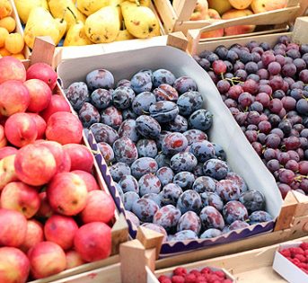“Sos frutta” in Italia, agricoltori in spiaggia