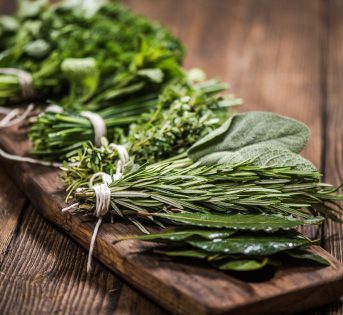 Erbe aromatiche, profumi che fanno bene al corpo e all’anima