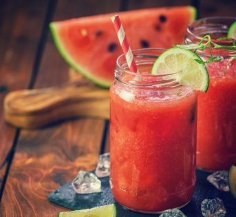 È arrivata l’estate, brinda con noi