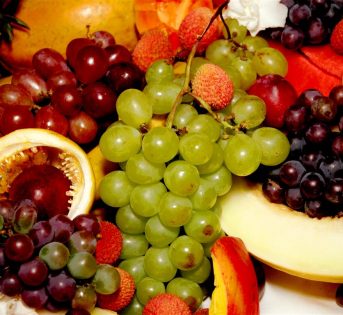 Agosto, la frutta dell’estate colora le vacanze