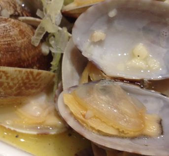 Vongole più piccole, primo sì dell’Europa