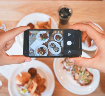 Le nuove frontiere del cibo: home restaurant e social eating