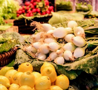 Mai così tanta frutta e verdura sulle tavole degli italiani