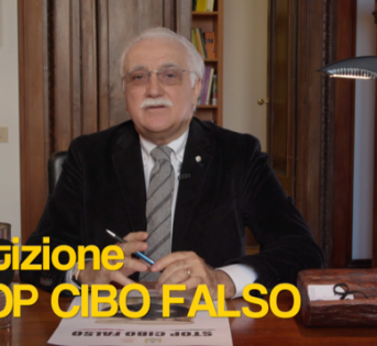 Giorgio Calabrese firma per Stop Cibo Falso: il video