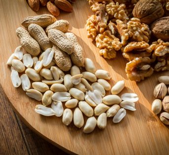 È boom di noci, pistacchi e mandorle