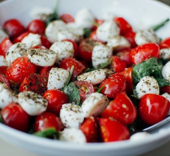 Pranzo al sacco in vacanza: cosa scelgono gli italiani