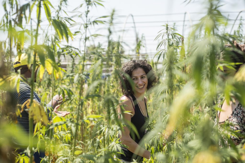 Speciale 8 marzo Le donne nei Paesi in via di sviluppo e in Europa Speciale 8 marzo Le donne nei Paesi in via di sviluppo e in Europa