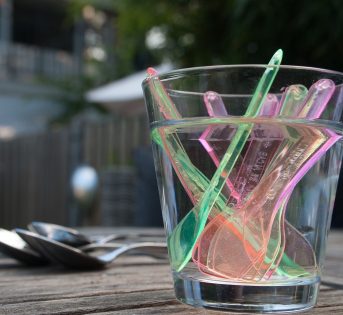 Plastica monouso, addio per 1 italiano su 4