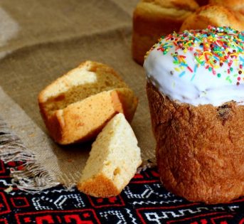 La sfilata dei dolci di Pasqua, non solo uova e colombe