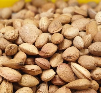 Mandorle, il frutto della rinascita