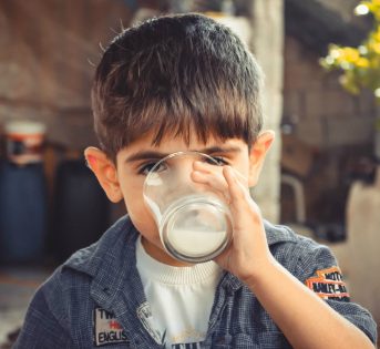 Latte, dovremmo consumarne di più