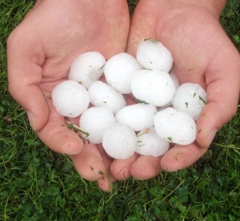 Maltempo, raddoppia la grandine in estate