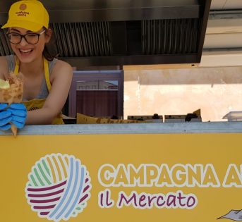 Estate, 7 italiani su 10 scelgono lo street food contadino