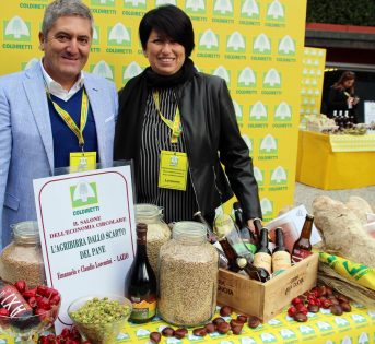 Economia circolare: dalla birra con il pane avanzato ai mobili di fichi d’India