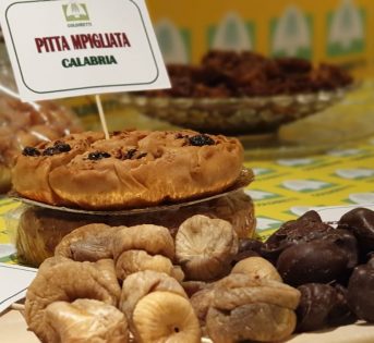 Natale 2019: panettone batte pandoro, ma è boom del KM0