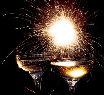 Capodanno, brindisi con spumante italiano