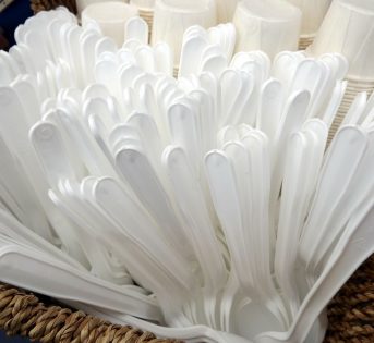 Natale, Capodanno ed Epifania i rifiuti non portano via!