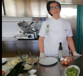 Fagottini di cavolo nero ripieni di cavolfiore e salsiccia