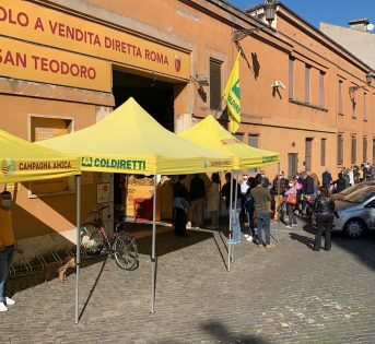 Spesa, in fila nei mercati di Campagna Amica
