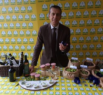 Made in Italy, addio a 1 bottiglia di olio EVO su 3