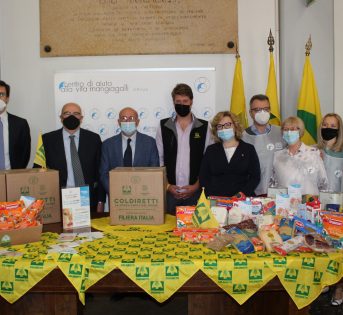 Milano, donati mille kg di cibo alle mamme in difficoltà