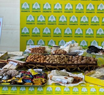 Natale 2021, torrone in 3 case italiane su 4