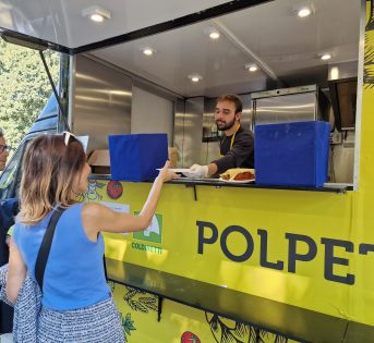 Estate, tutti pazzi per lo street food contadino