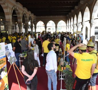 COLDIRETTI, DA GIOIELLI DI CIPOLLA A MICRO ORTAGGI, LE IDEE GIOVANI AL VILLAGGIO DI UDINE 