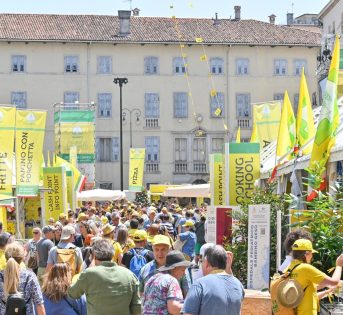 VILLAGGIO COLDIRETTI, A UDINE CENTINAIA DI MESSAGGI DI PACE SULL”ALBERO DEI BUONI FRUTTI”