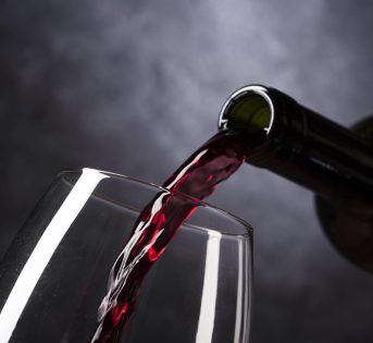 VINITALY, UN CALICE SU CINQUE E’ ITALIANO