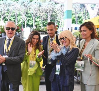 Salute: inaugurato il mercato contadino al Policlinico Federico II di Napoli. “Con una corretta alimentazione si possono prevenire 144mila malattie entro il 2050”