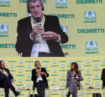 FORUM COLDIRETTI, PROF. MONTEIRO: “ULTRAPROCESSATI PROGETTATI PER ESSERE IRRESISTIBILI, SOSTITUISCONO IL CIBO VERO”